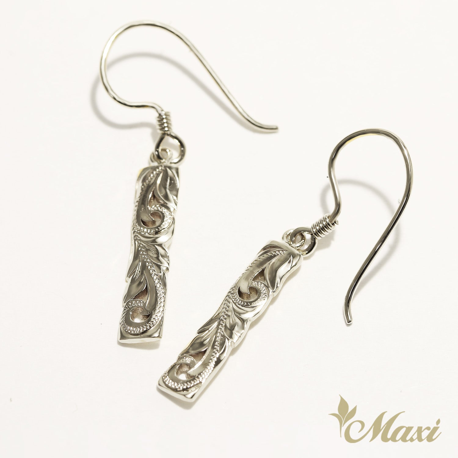 Bar Pierced Earring with Cutout Work_4.5mm [14K/18K Gold]