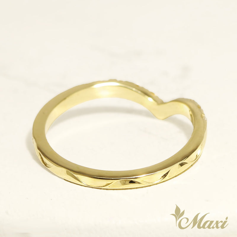 kohola_whale_tail_ring_half_eternity_backside