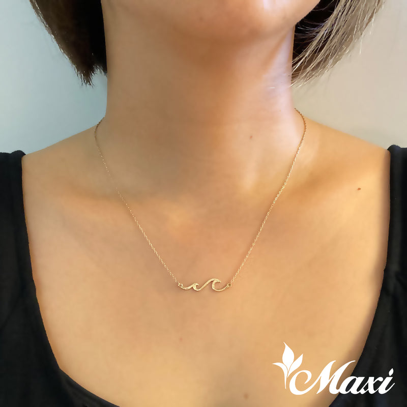 Nalu Double Wave necklace_puton image