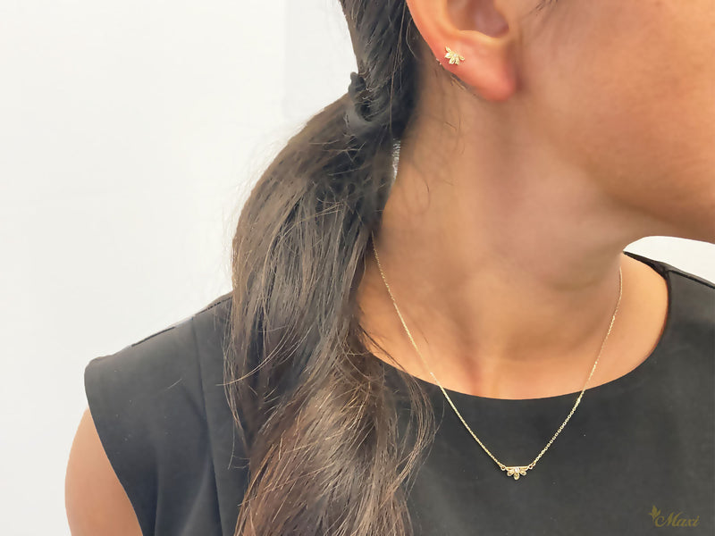 Naupaka earring and necklace with Diamond puton image