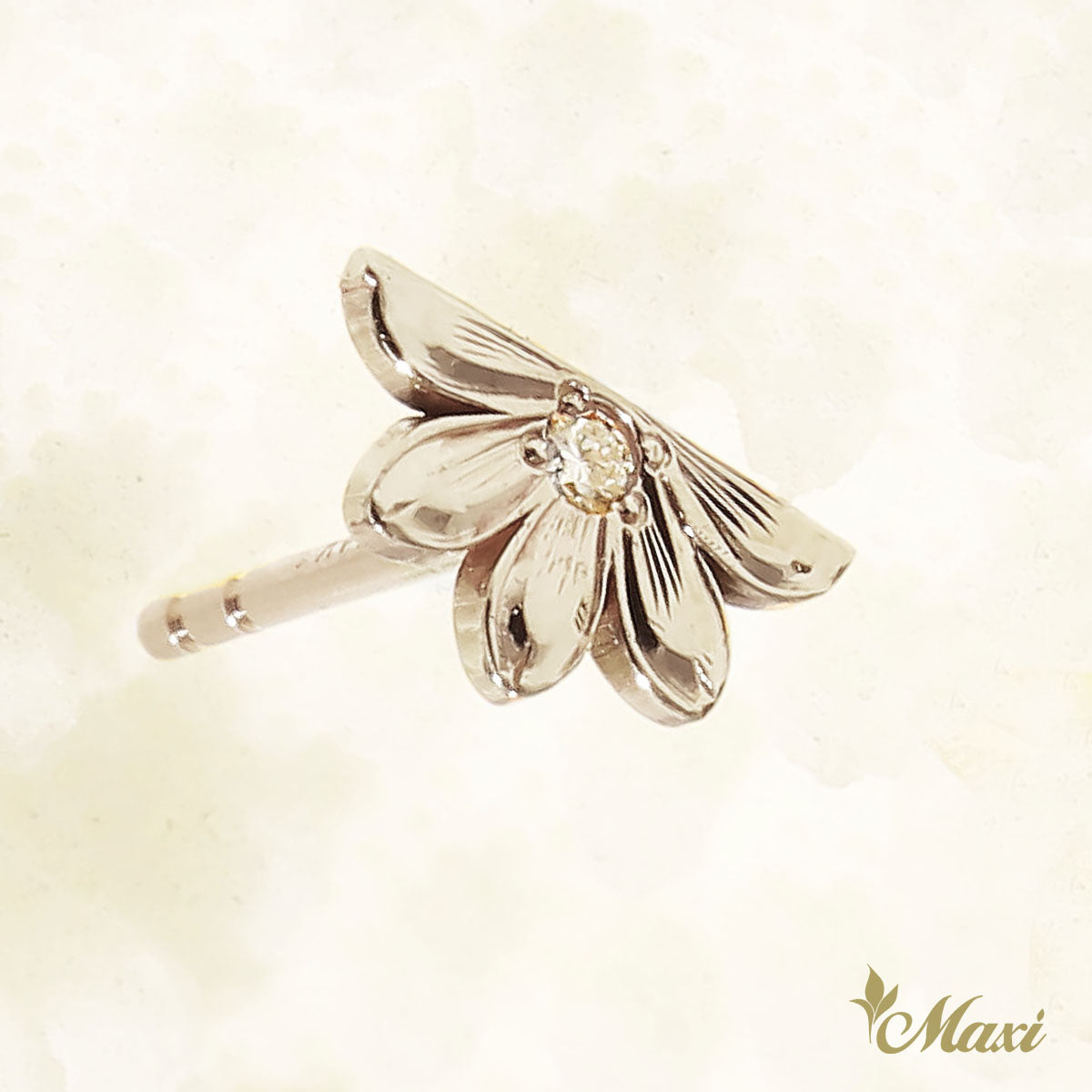 Naupaka earring with Diamond _White gold