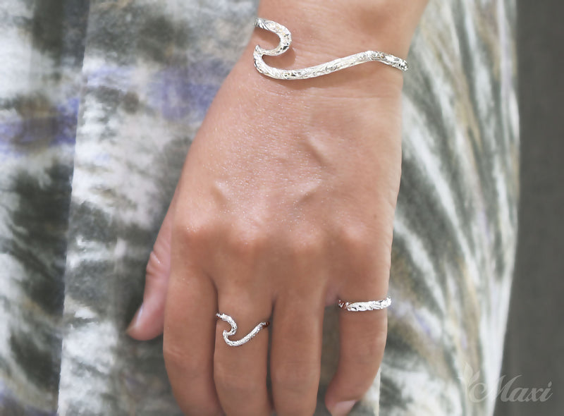 [Silver 925] Large Nalu Wave Bangle Bracelet (B0585)